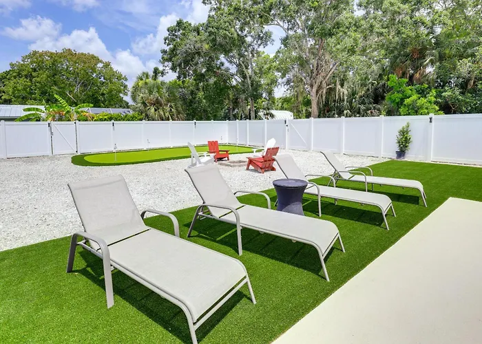 Vero Beach Vacation Rental: Pool & Putting Green!