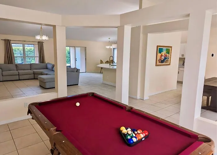 Spacious Family Retreat - Pet Friendly