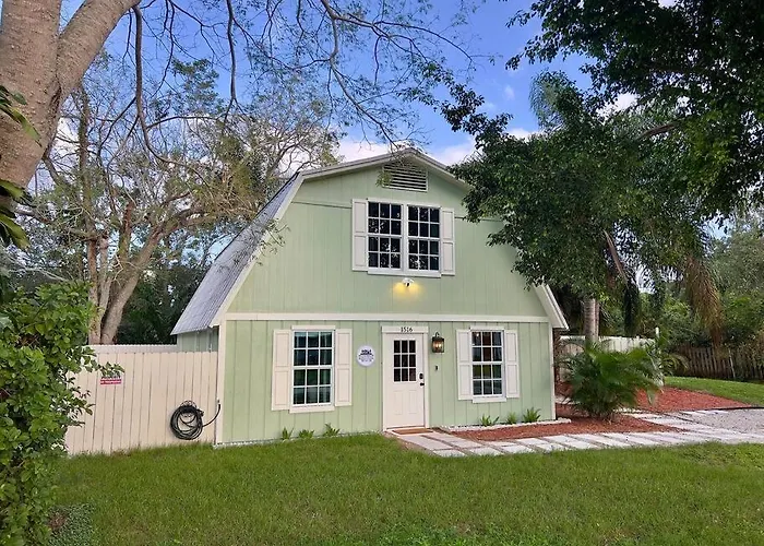 Costa Bella Barn